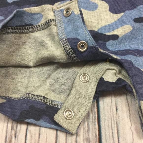 Gap Boys 0-3 Months Blue Camouflage Romper - Picture 7 of 8